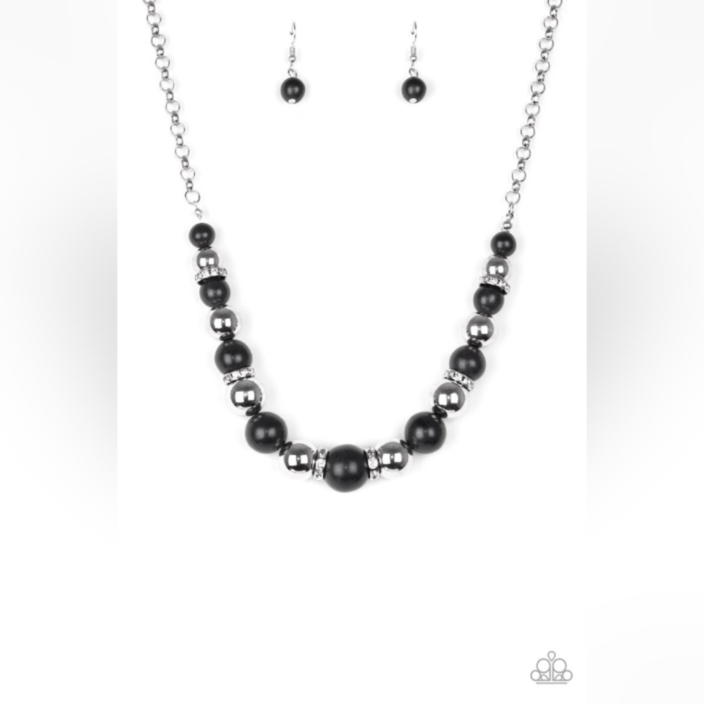 𝅺THE Ruling Class Necklace - Picture 3 of 3